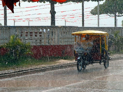 Rain at Contamana, Peru � 04 August 2005 � 2005 Fraser Simpson